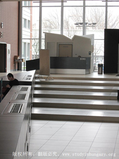布达佩斯技术与经济大学IQ校园教学楼内部设施