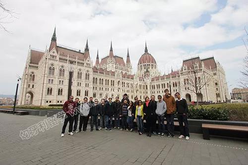 布达佩斯技术与经济大学留学生1
